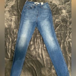 Hollister Curvy-Ultra-High-Rise Super skinny